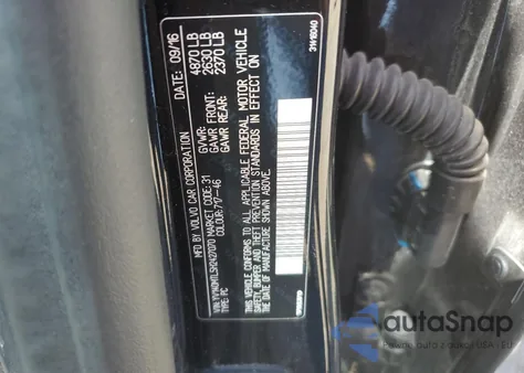 2017 Volvo S60 Dynamic z USA, uszkodzony, nr VIN YV140MTL5H2427070